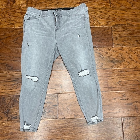 Torrid bombshell skinny distressed jeans - Picture 2 of 6